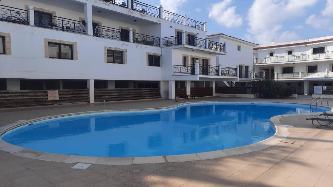 Paramount Gardens Resorts C201 Lárnaca Exterior foto